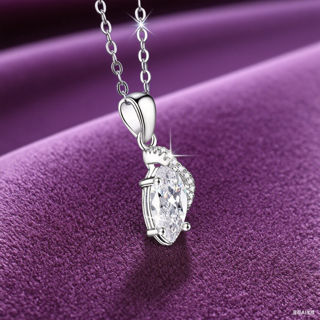 Everyday Glow Pure Silver Moissanite Pendant