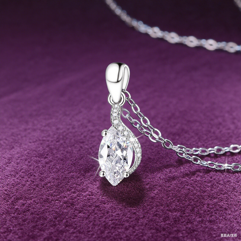 Everyday Glow Pure Silver Moissanite Pendant